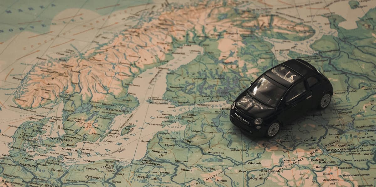 Figurine fiat sur une map