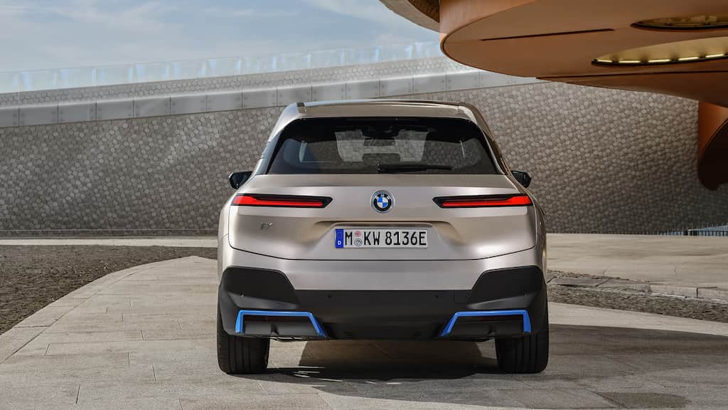 BMW iX