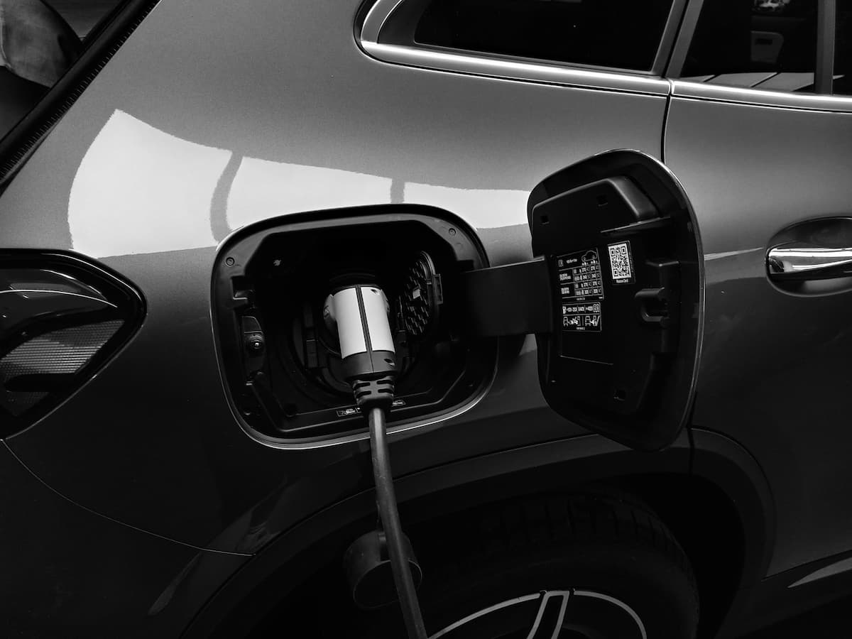 Voiture brancher borne de recharge